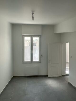  Appartement à louer 5 pièces 98 m²