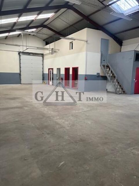 ENTREPOT 265 M&sup2; A LOUER BRIE COMTE ROBERT 2250 77170 Brie comte robert