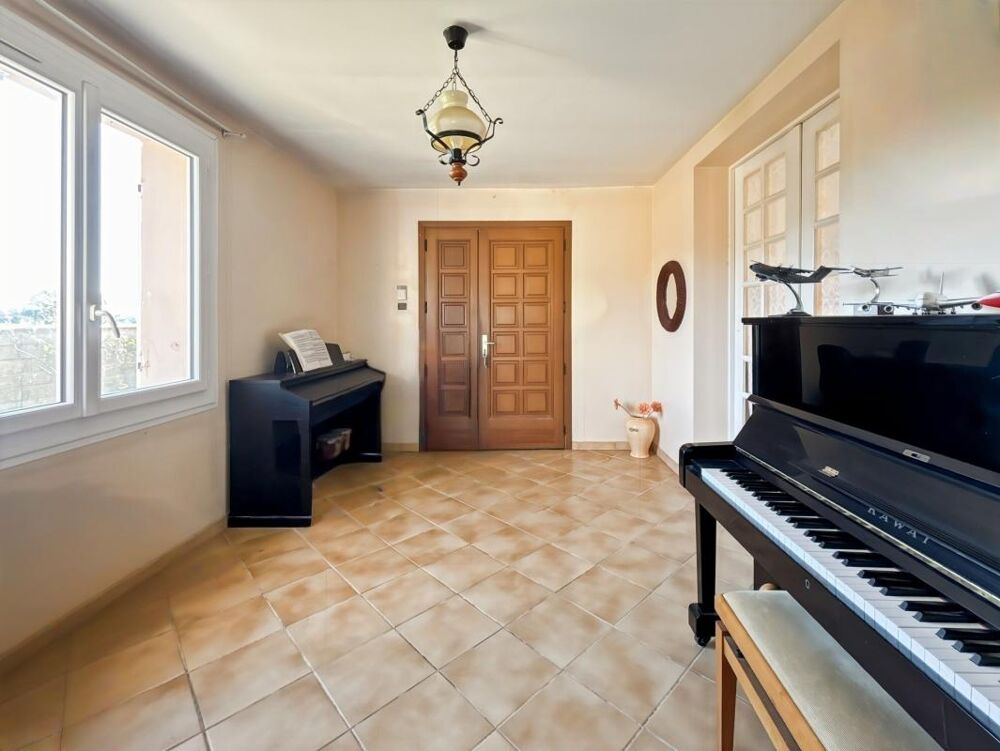 Maison familiale à Fontenilles  200 m² sur terrain d'environ 1360 m² au calme