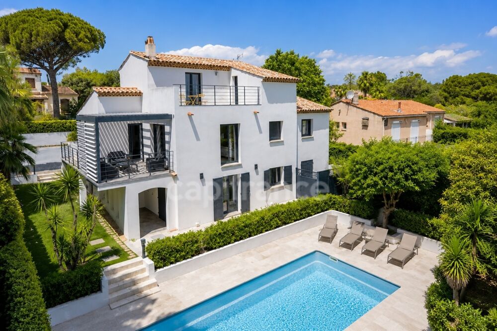Maison à vendre 5 pièces FREJUS (83), piscine, jacuzzi, terrasses, jardin, garage