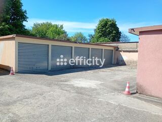  Parking / Garage à vendre 243 m²