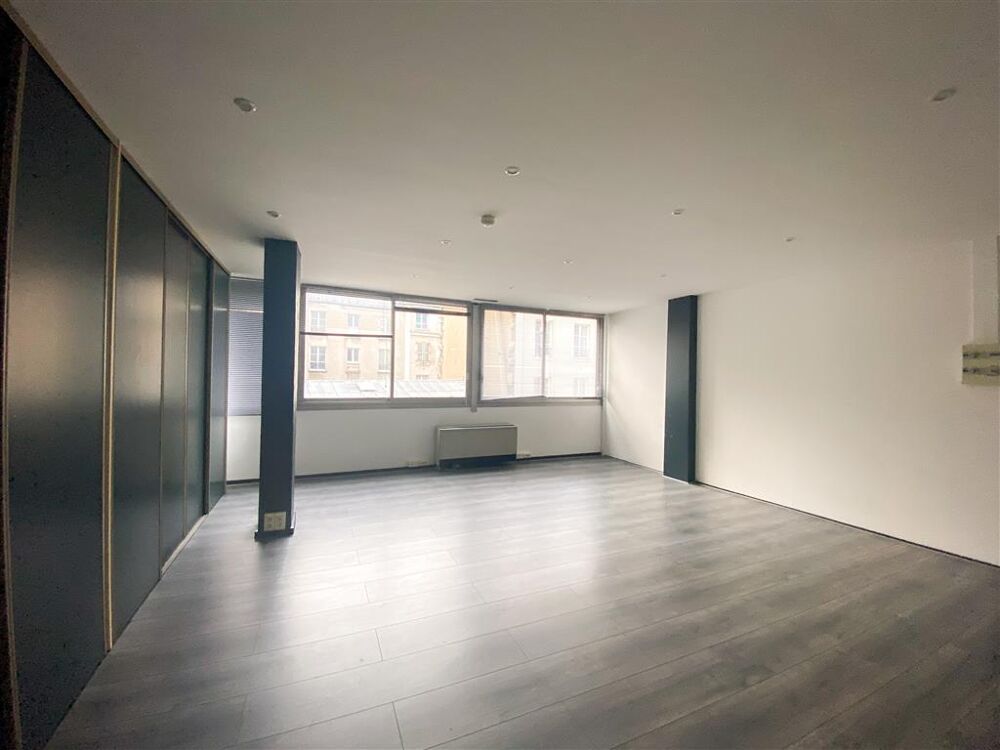   Bureaux lumineux de 43m² Paris 10