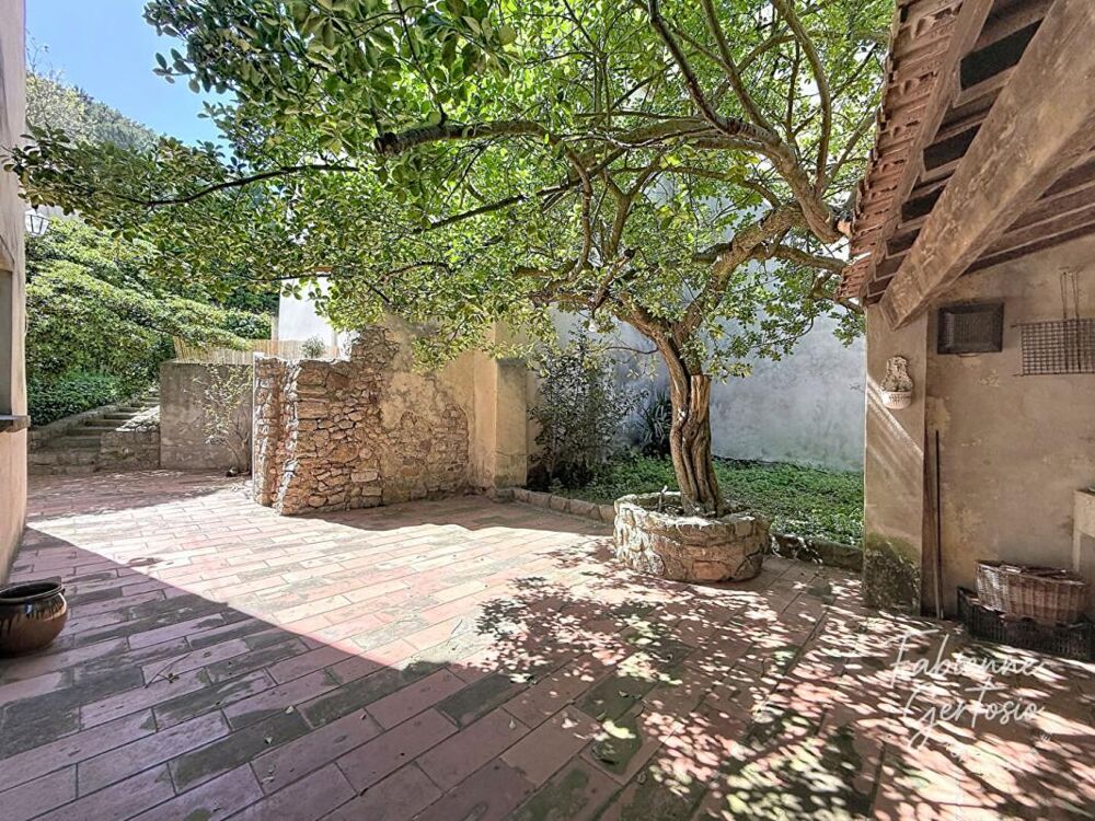 Solliès-Ville! Maison de Village de 105m2 avec jardin et cave