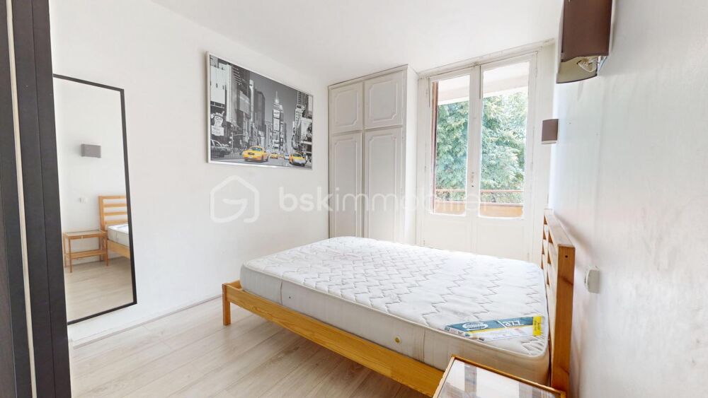 Appartement 5 pièces en rez-de-chaussée surélevé avec cave