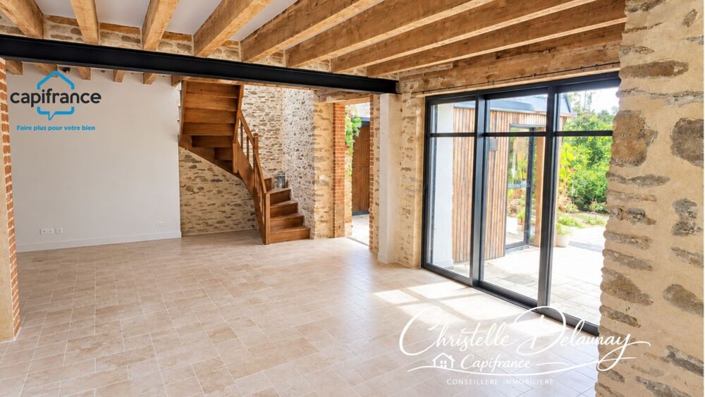 ? Maison de charme  100 m²  Hyper centre de Laval  Cour & terrasse