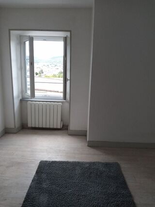  Appartement à louer 2 pièces 45 m²
