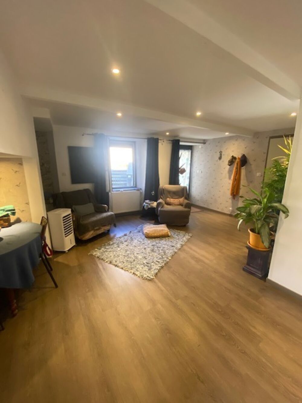A ne pas manquer : Une maison haute en couleur dans un village pittoresque