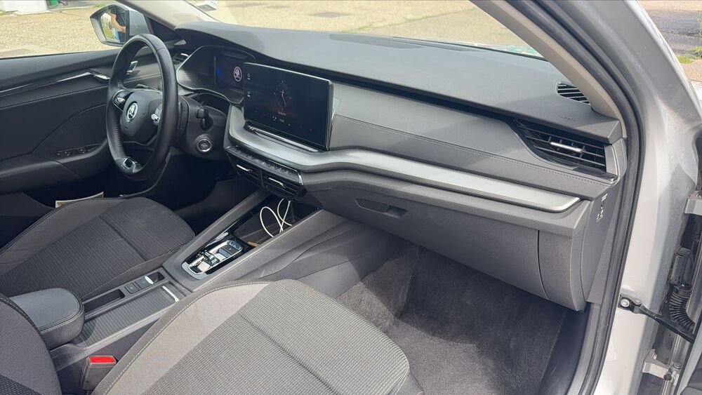 Octavia IV 1.5 eTSI 150 DSG7 Business - Automatique 2023 occasion 69800 Saint Priest