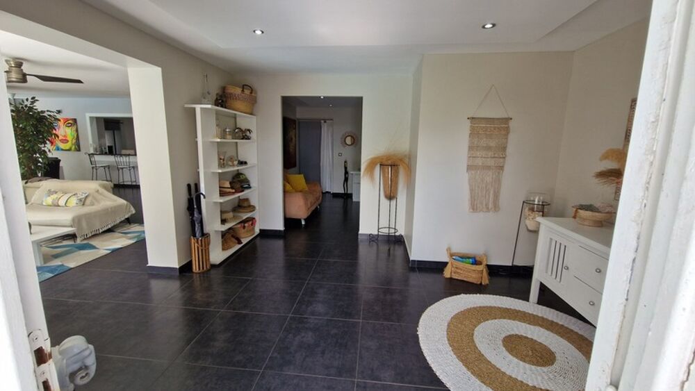 Magnifique villa de standing avec piscine sur 760 m² de terrain