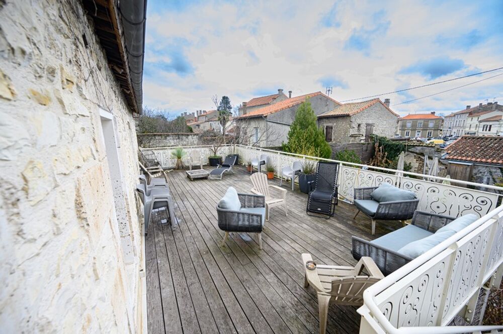 Vente Immeuble Ruelle sur Touvre. Immeuble 460 m² Ruelle sur touvre