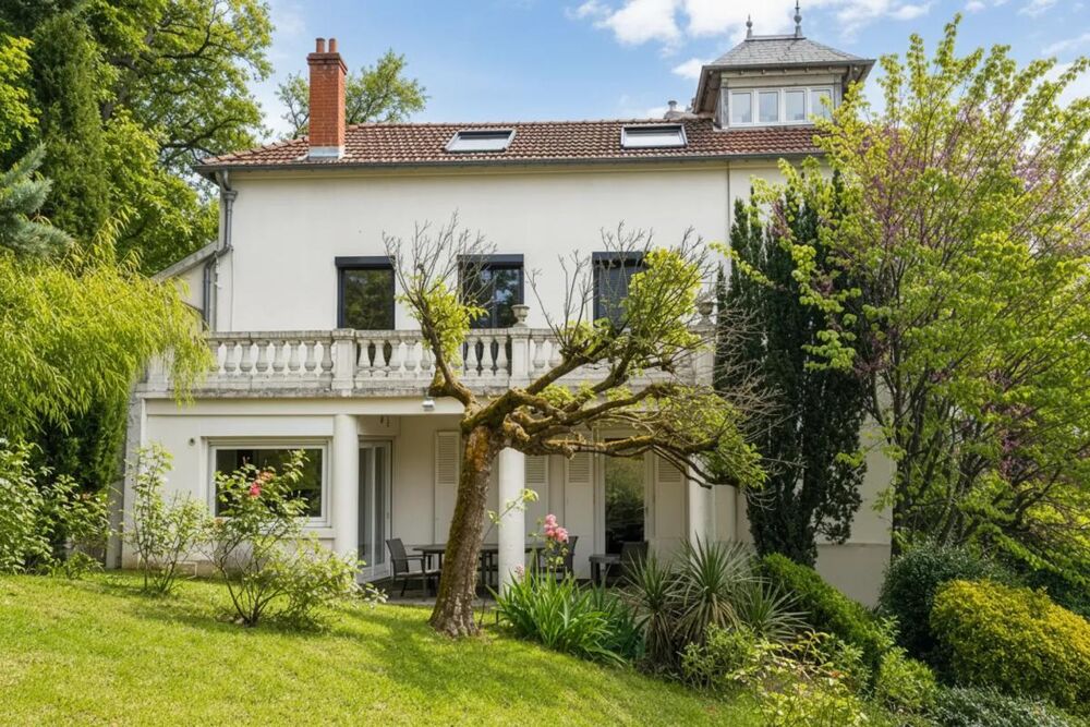 Vente Propriété/Château Propriété de caractère , à fort potentiel, Crépieux-la-Pape Rillieux la pape