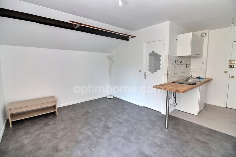 Appartement studio loué meublé de 23 m2 à Carrières sous Poissy au prix de 656 euros C.C. par mois