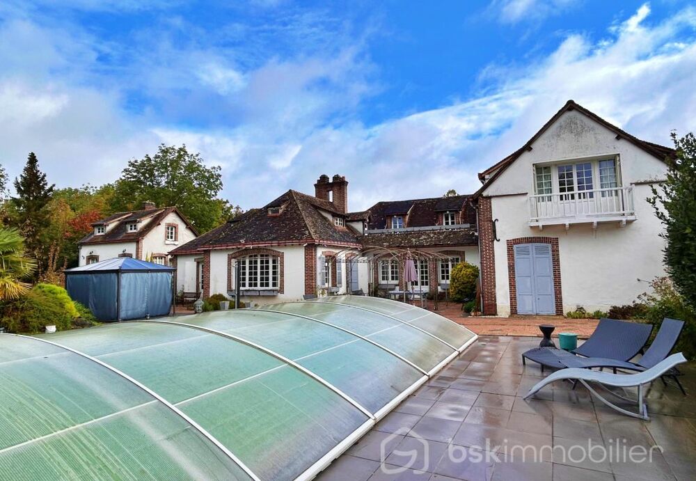 Magnifique propriété de charme du milieu XIXème, offrant 3 maisons pour une surface habitable de 487m2 au total