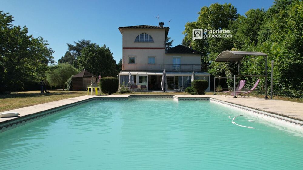Maison de caractère en pierre 350 m² - 4 chambres - piscine chauffée - parc 3500 m²