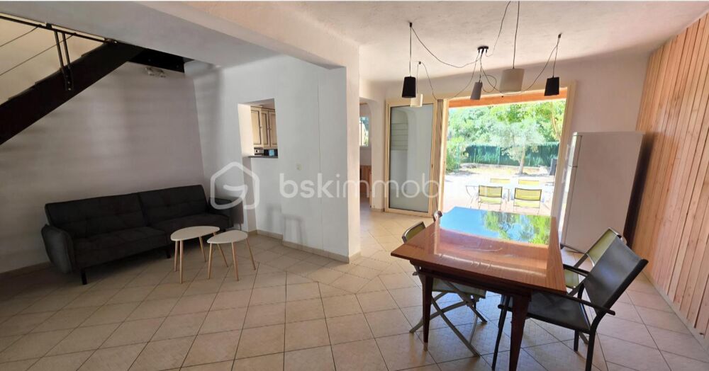 A Le Luc (Var) - Maison jumelée - 101m² - 3 chambres - Jardin - Parkings