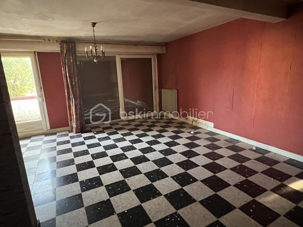 Appartement à rénover - Beau potentiel -