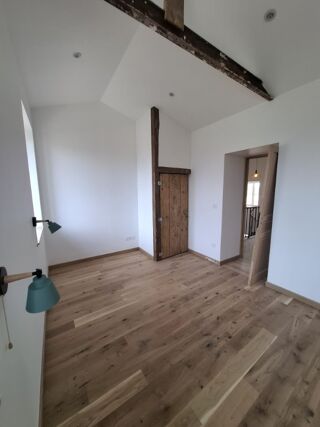  Appartement à louer 5 pièces 106 m²