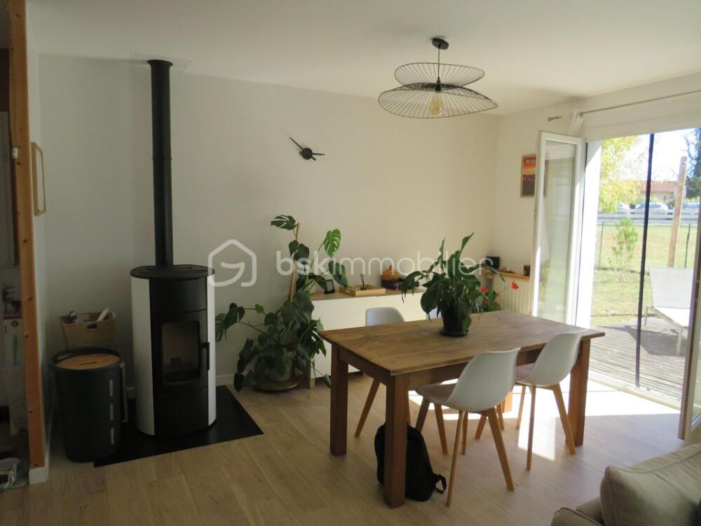 Maison plain-pied de 88 m²  Rénovée avec goût  Prête à vivre