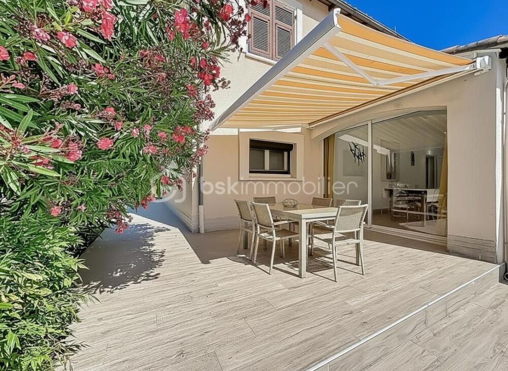 *** MAGNIFIQUE VILLA T7 DE 222 m² AVEC PISCINE - CASTRIES ***