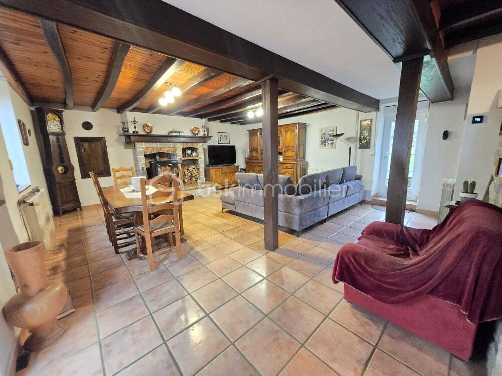 Magnifique longère de 131m² et ses dépendances à Saint Benin d'Azy