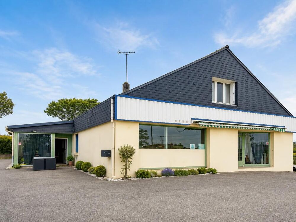 Loft spacieux de 260 m² à Plouguenast-Langast