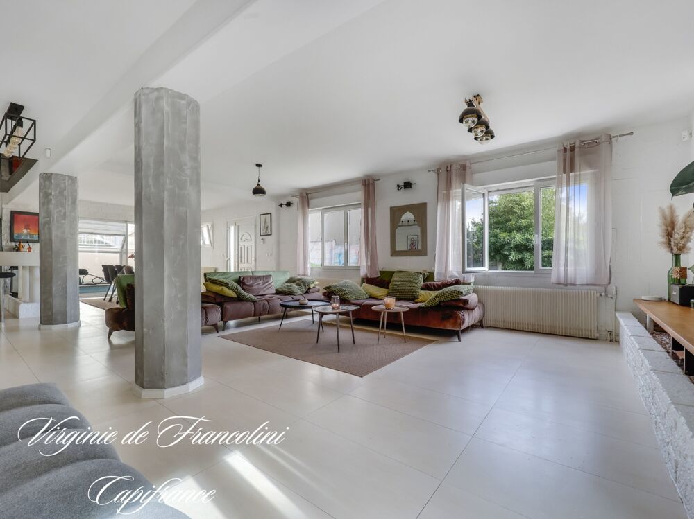 Vente Maison Centre-ville-Coteaux-A vendre belle maison 250 m²-Parcelle 970 m² -6 chambres - Piscine,3 terrasses, dépendance, jardin, garage Champigny sur marne
