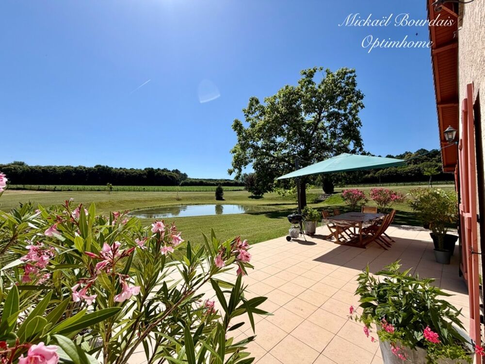 Maison de caractère 230 m2 avec 7 hectares de prairie  Vie de plain-pied  Secteur Oizé