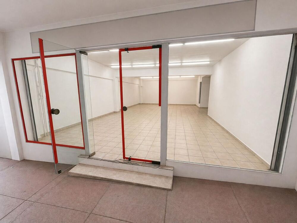 Vente Parking/Garage Local / Garage en centre-ville -  Saint Raphael - Saint raphael