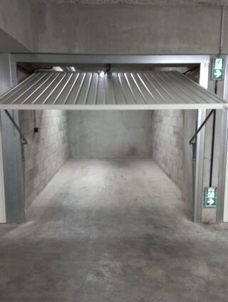  Parking / Garage à louer 