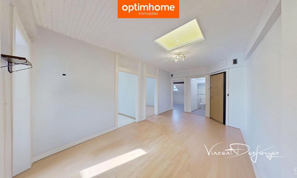 Appartement F4  3 chambres  64,4 m² Carrez / 76 m² au sol  Dernier étage  Hayange  Proximité Luxembourg