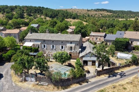   Propriété 203 m² habitables et 265 m² de dépendances Maison - 6 pièce(s) - 237 m²