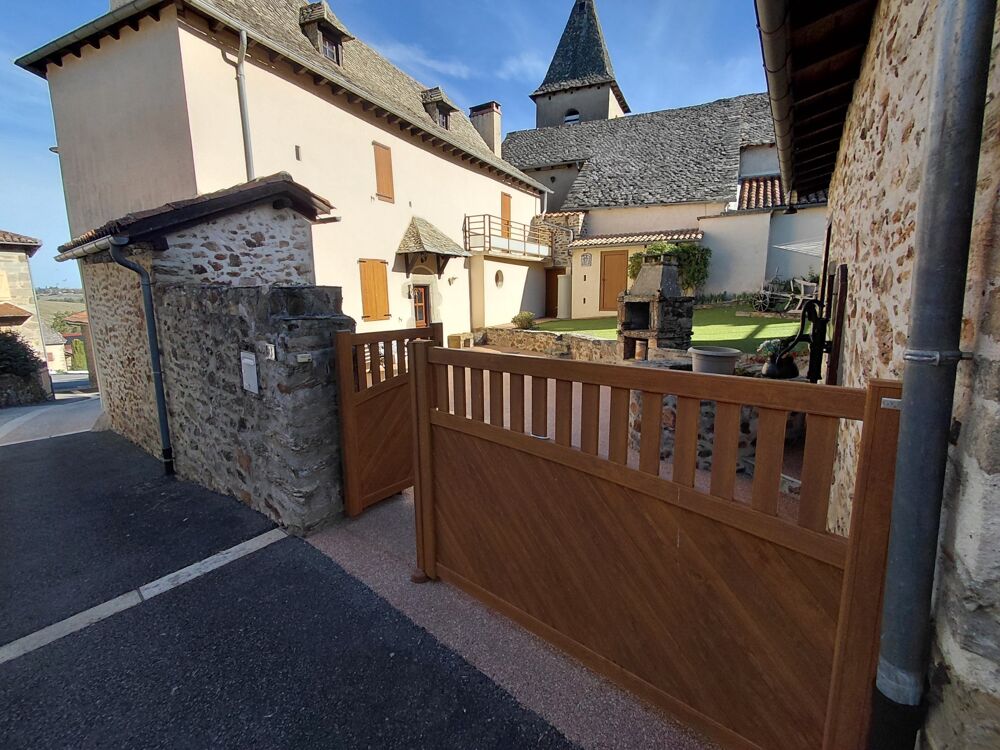 Maison de village de caractère avec 3 chambres terrasse et garage à St Constant - Fournoulès