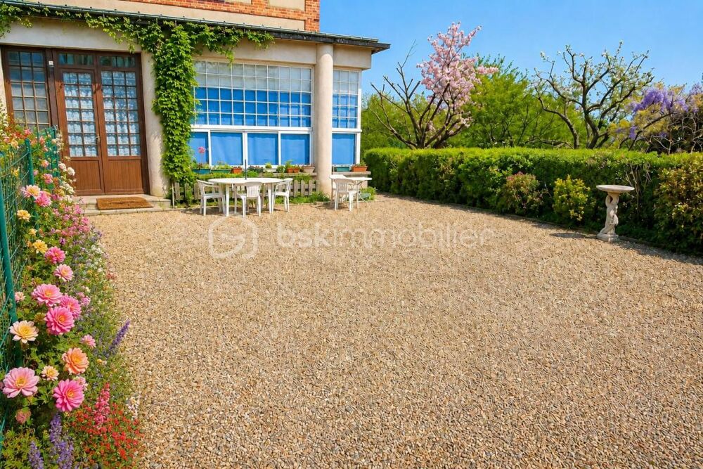 Rare à Maintenon, appartement de 2 pièces de 43 m² avec cave et jardin de 240 m², situation exceptionnelle gare à pied à moins d