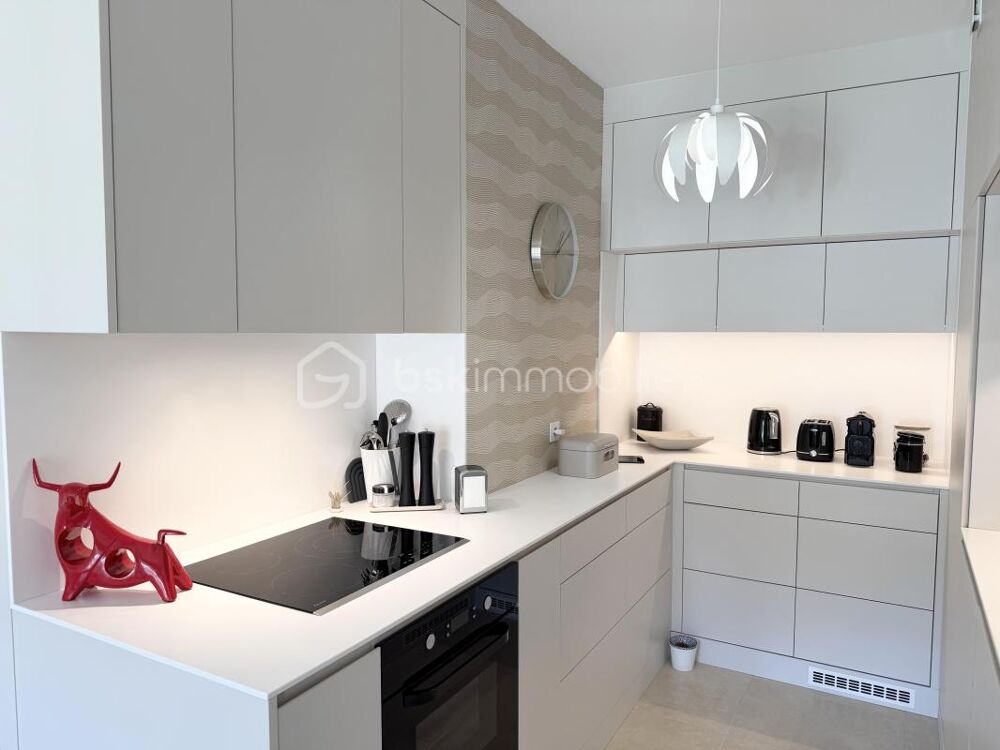 Cavalaire-sur-Mer  Appartement T2/3 de 61 m² avec jardin privatif  Résidence neuve avec piscine