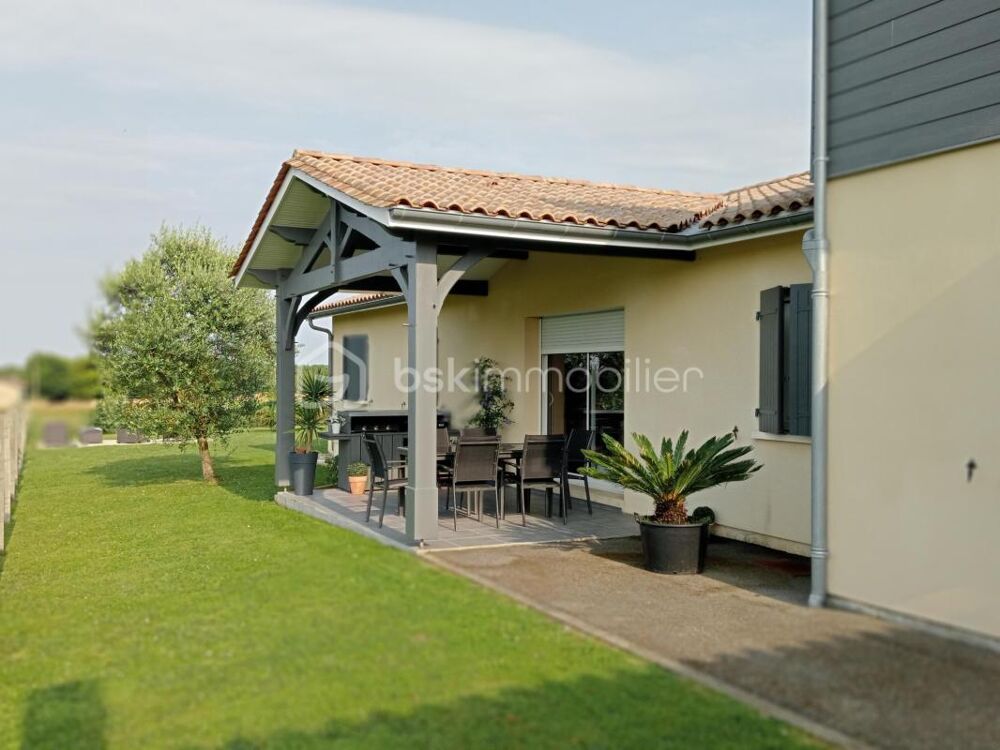 Vente Maison Bien rare à Bayas : maison familiale moderne, volumes généreux et prestations de qualité Libourne