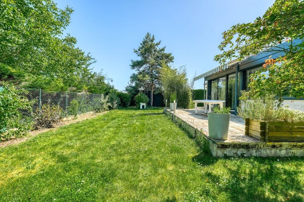 Christophe Michaudelle  CAPIFRANCE - vous propose à JUILLY : maison - 7 pièces - 175 m² - 5 chambres - grandes pièces de vie av