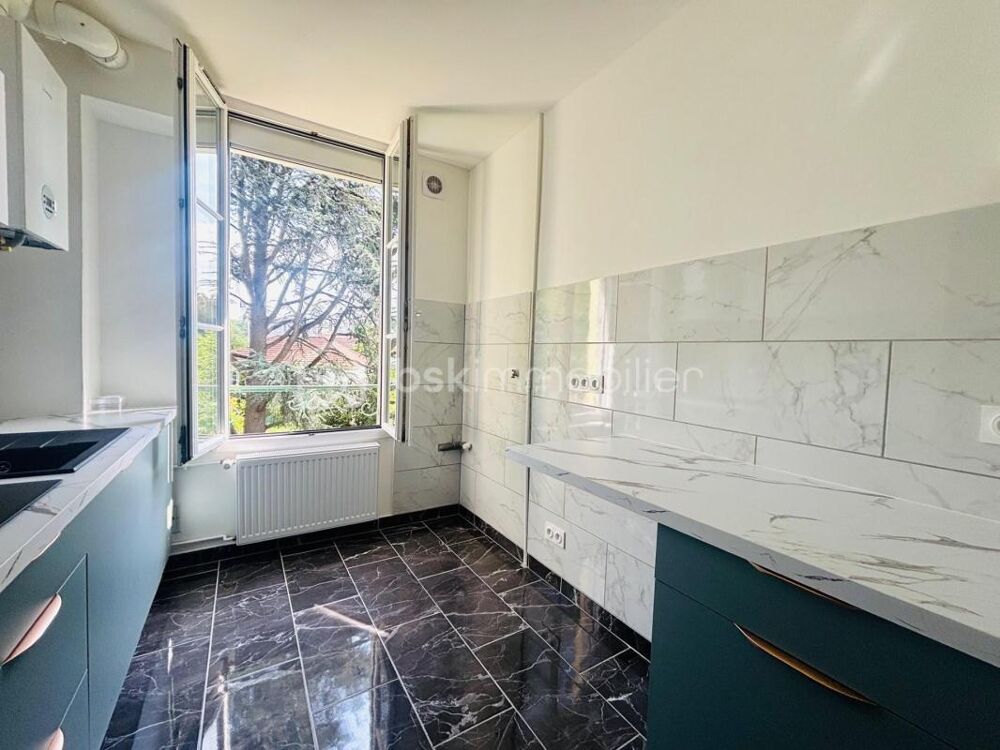 *** Nouveauté : Superbe Appartement très lumineux , refait entièrement à neuf, situé au coeur d'un secteur recherché de la ville