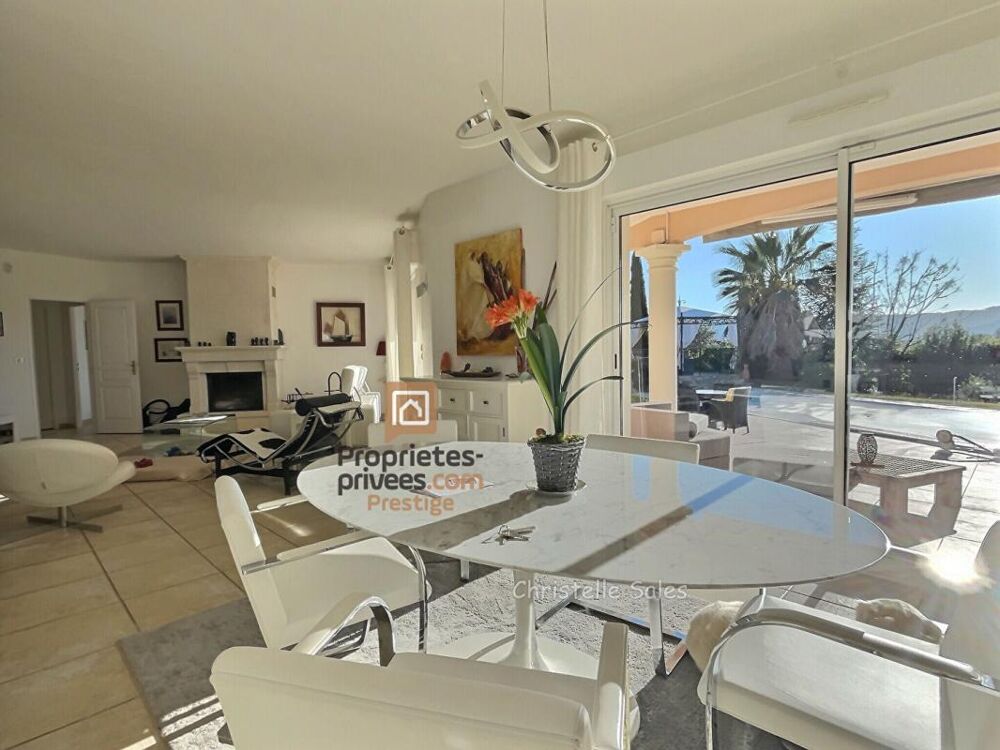 Villa 7 pièce(s) 185 m2 avec piscine proche fréjus