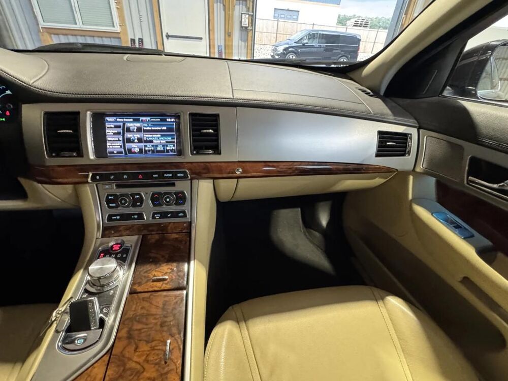 XF 2.2 Diesel PRESTIGE 2015 occasion 56120 Les Forges De Lanouee