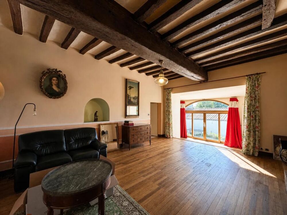 Vente Maison Maison de 10 pièces de 345.72 m² à Montravers Montravers