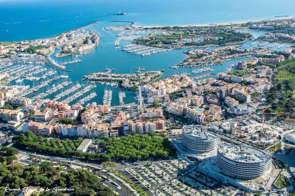 Vente Parking/Garage EXCLUSIVITÉ CAP D'AGDE – ÎLE DES PÊCHEURS : L'ARME ABSOLUE DU STATIONNEMENT ET DU STOCKAGE DANS LA RÉSIDENCE LES BRIGANTINES Le cap d agde
