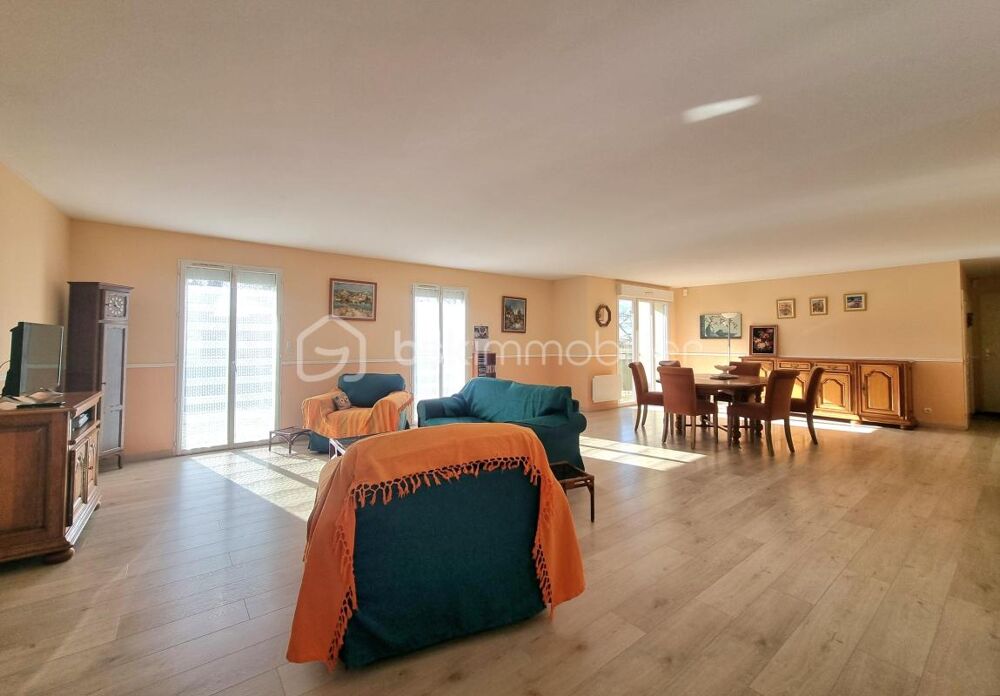 APPARTEMENT LUMINEUX DE 123 M² AVEC GRANDE TERRASSE ET GARAGE À NANGIS !