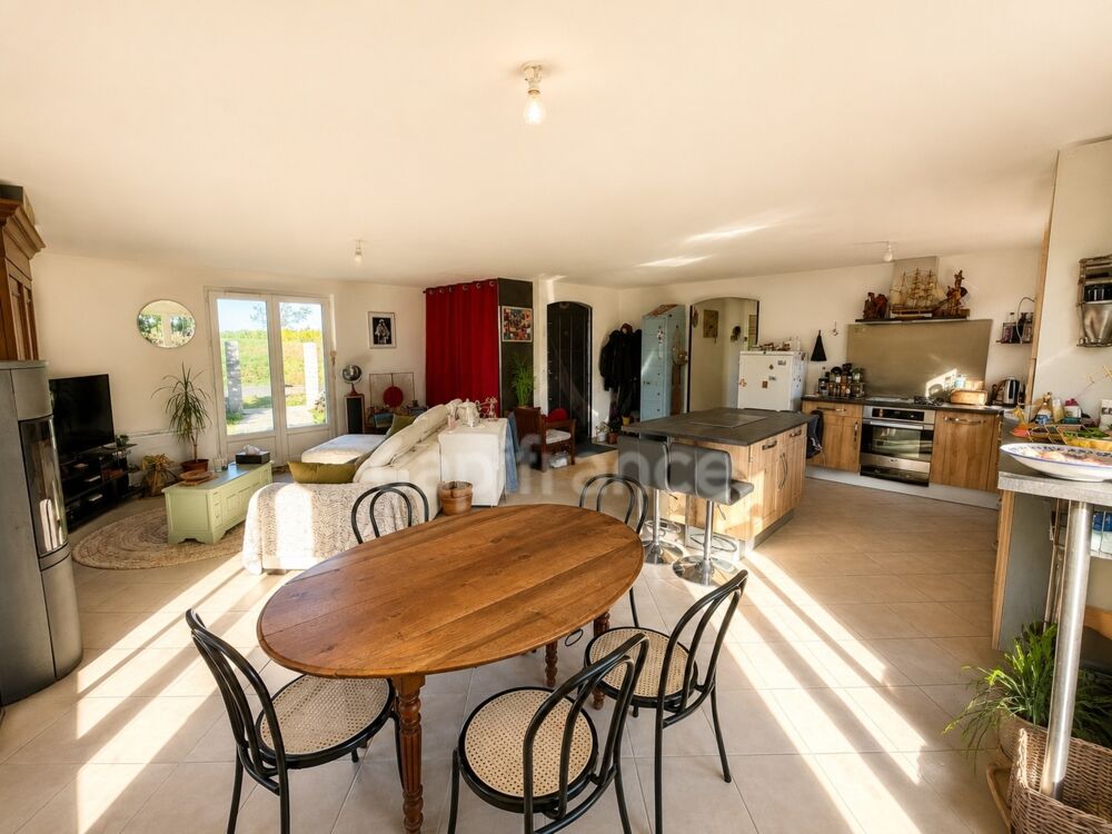 Vente Maison Maison de plain-pied – 94 m² – 3 chambres – Terrain 910 m² – DPE B Saint andre de lidon
