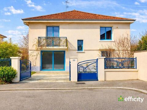   Maison Maison - 7 pi�ce(s) - 159 m�