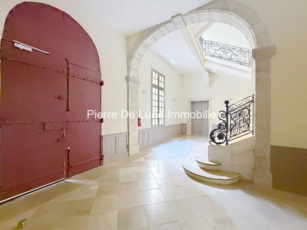 Location Appartement Ecusson - grand T2 sur cour, DPE C, cuisine équipée,  parc Montpellier