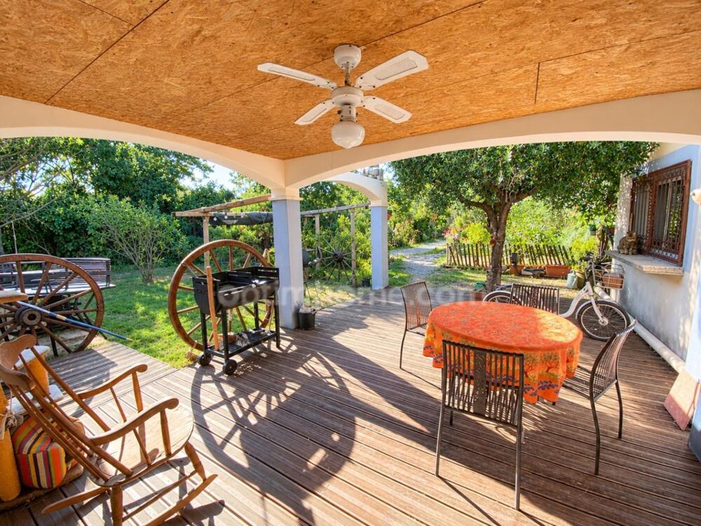 Vente Propriété/Château Propriété 5 pièces 178m2 avec piscine sur terrain de 1,4H à MEZE (34) Meze