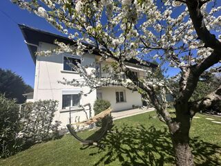  Maison  vendre 9 pices 199 m