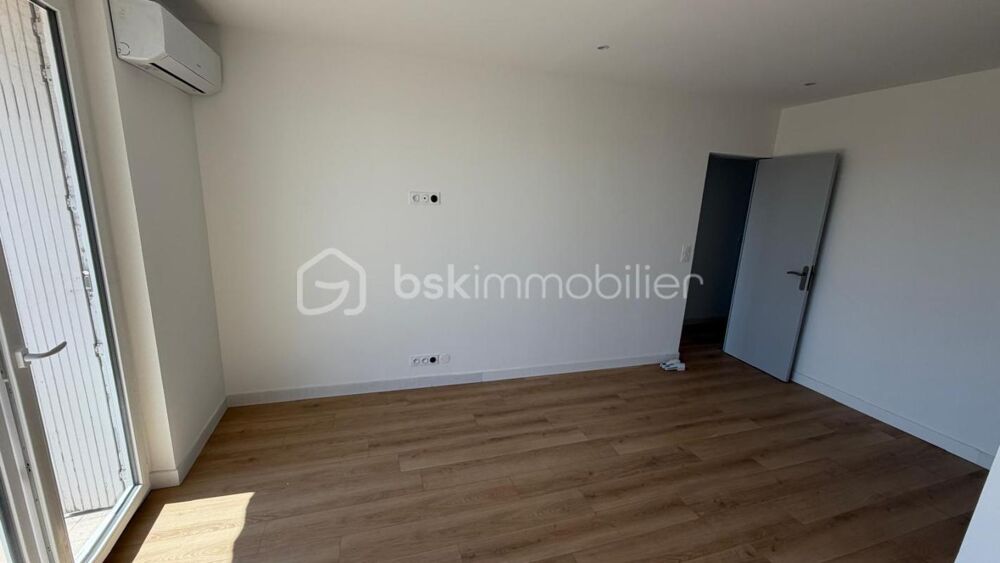 Vente Appartement Appartement rénové de type 4 au dernier étage d'une copropriété securisée Toulon