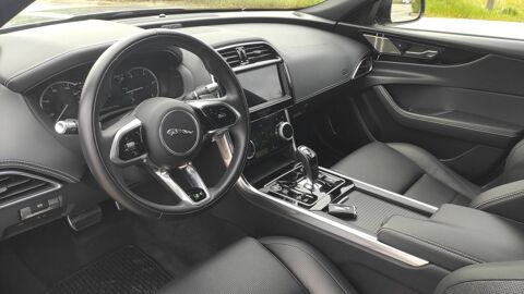 XE 2.0 D200 204 MHEV BVA8 R-Dynamic Black 2023 occasion 38550 Le Peage De Roussillon