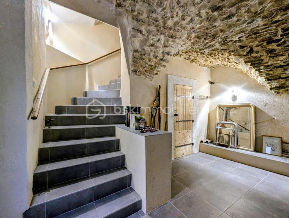 Maison familiale rénovée avec terrasse, grand garage et studio indépendant